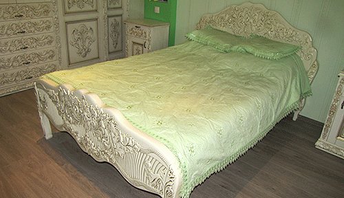 Прикроватные тумбочки